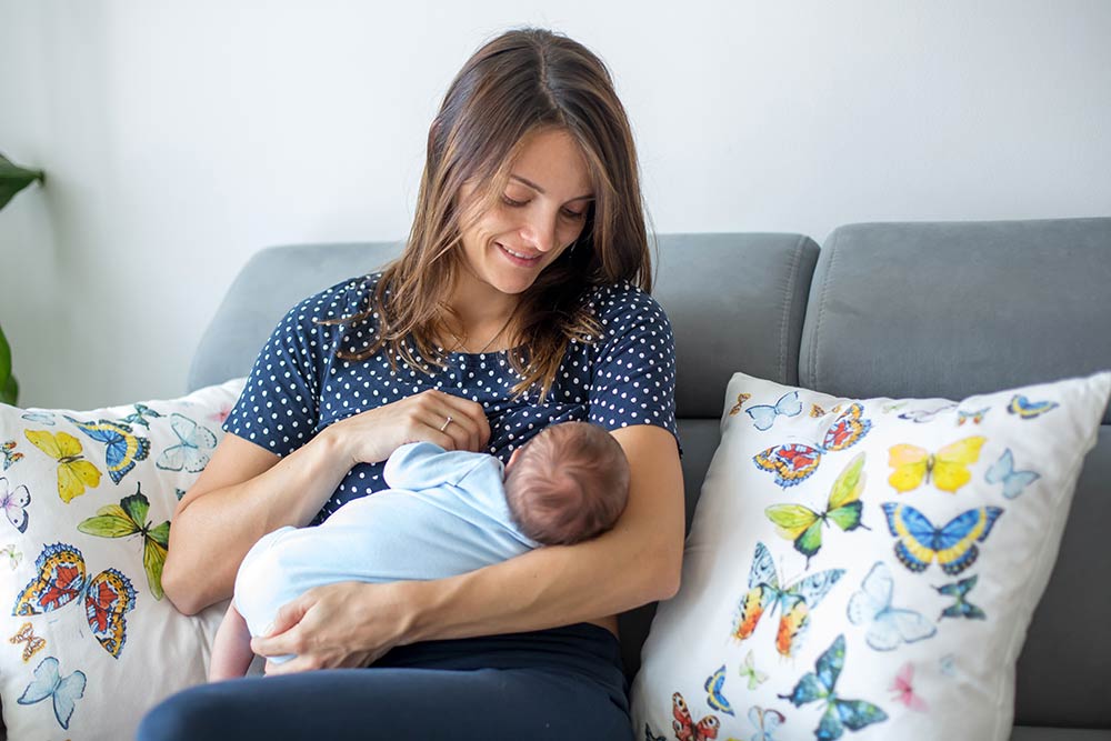 Breastfeeding Tips for New Moms from a Certified Nurse Midwife