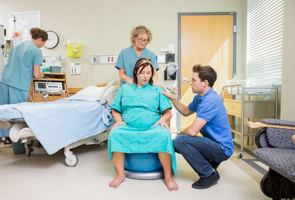 Giving Birth: Labor & Delivery Tips from an OBGYN for First-Time Moms